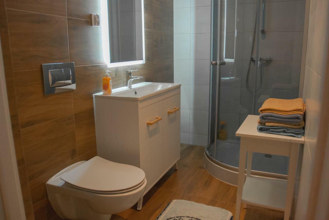 Noclegi "Boczna 5A" Apartamenty Goscinne Szczawno-Zdroj Exterior foto